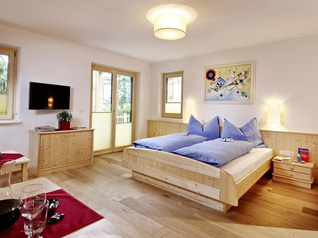 Appartement Waldhaeusl Neukirchen am Grossvenediger Room photo